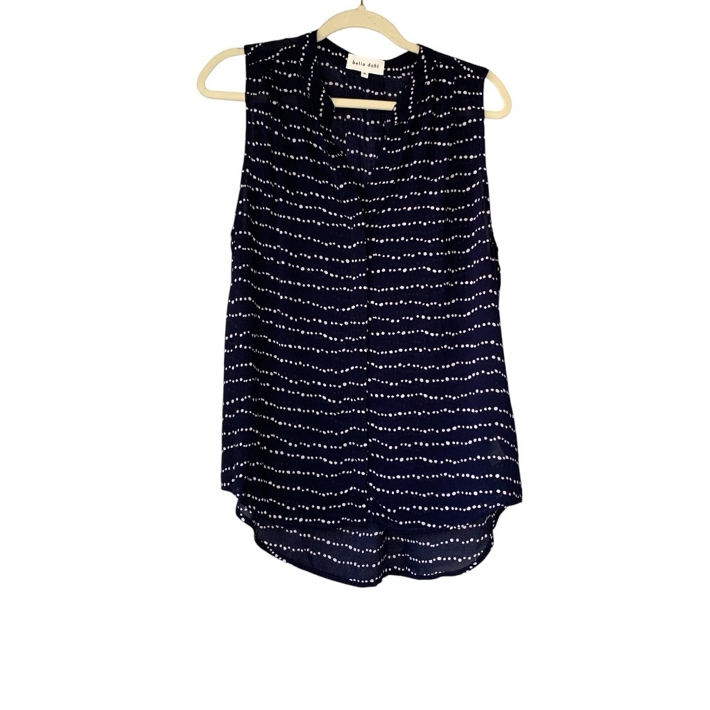 Bella Dahl navy and white polka dot rayon sleeveless button up blouse. Size M